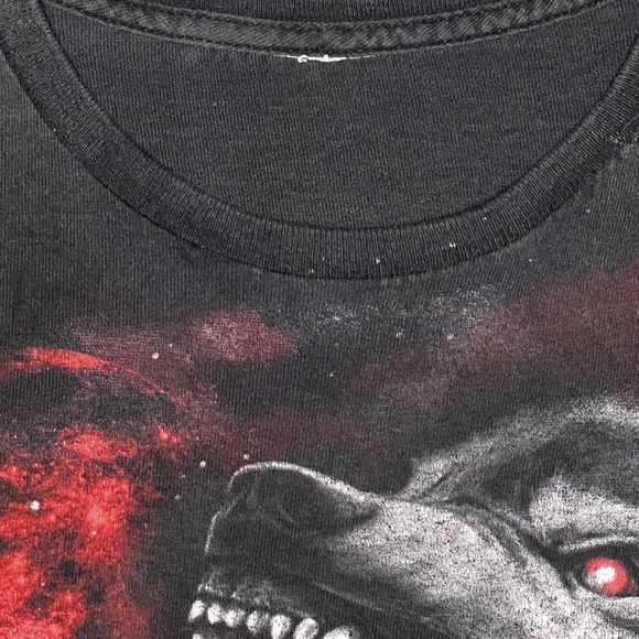 Vintage red moon wolf pack t-shirt. - Picture 2 of 3
